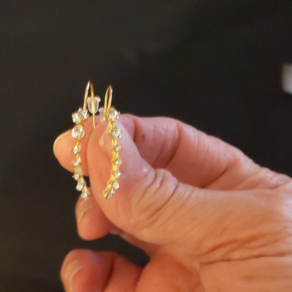 Jewelry - Picture 1 of 3
